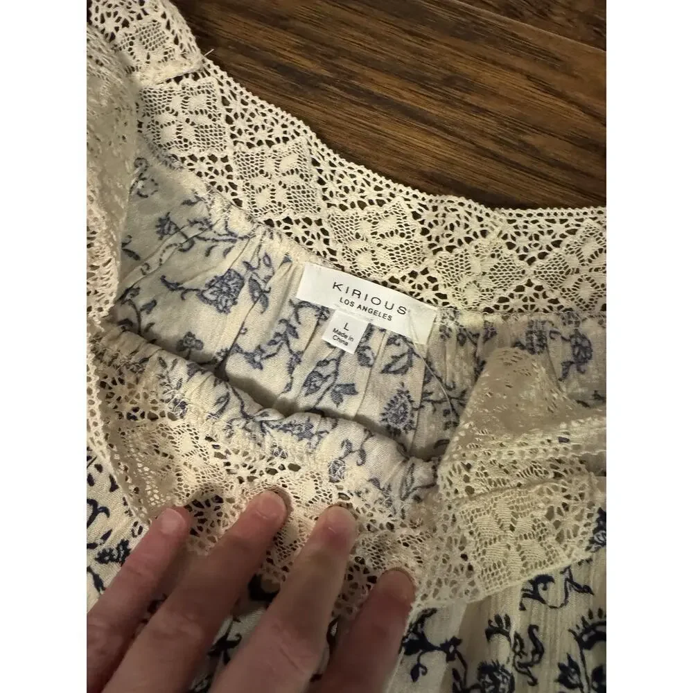 Kirious Los Angeles Blue/White Floral Sleeveless Crop Top Shirt Size Large